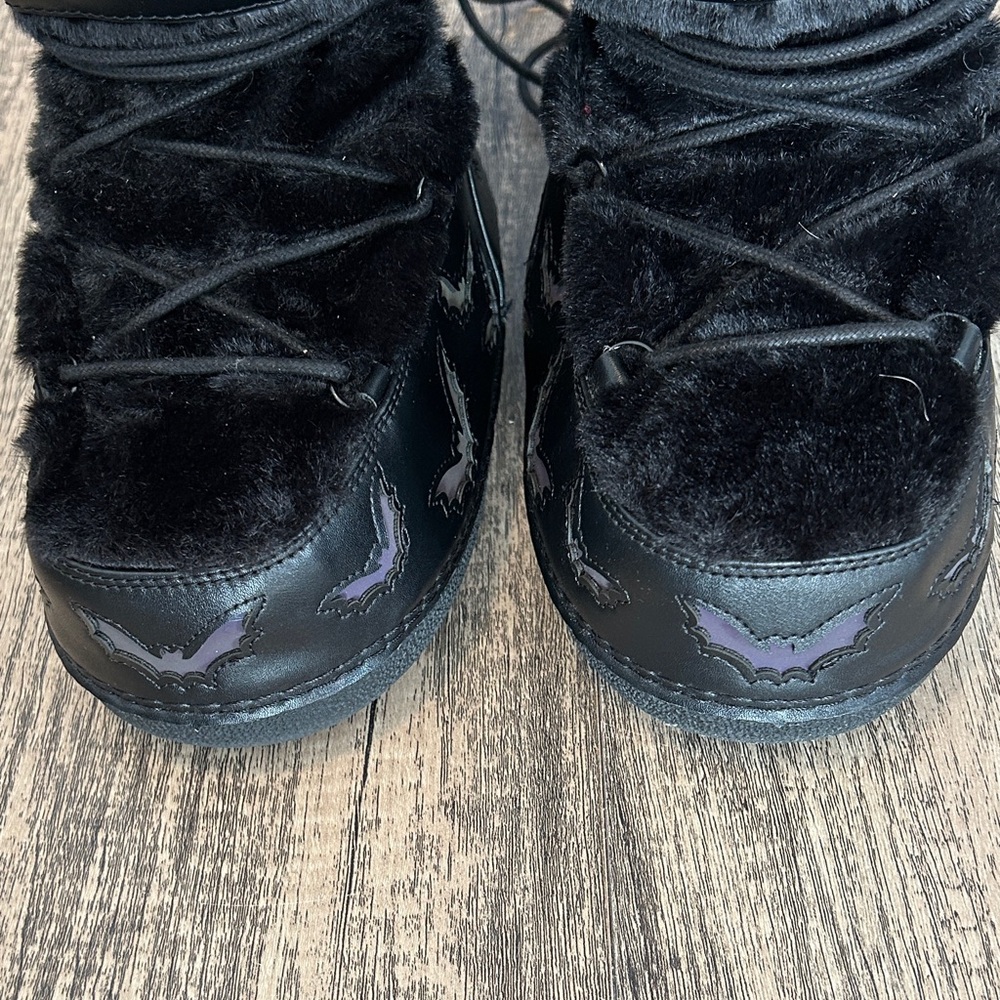 Women's Black Faux Fur Winter Boots with Iridescent Accent - Picture 8 of 8